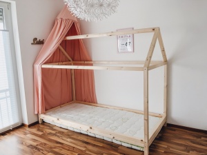 Zirbenholzmatratze von Träumeland - DIY Hausbett Floor Bed selber bauen Maria Montessori Bauanleitung Mama Blog München - house bed build yourself construction manual Familyblog_5