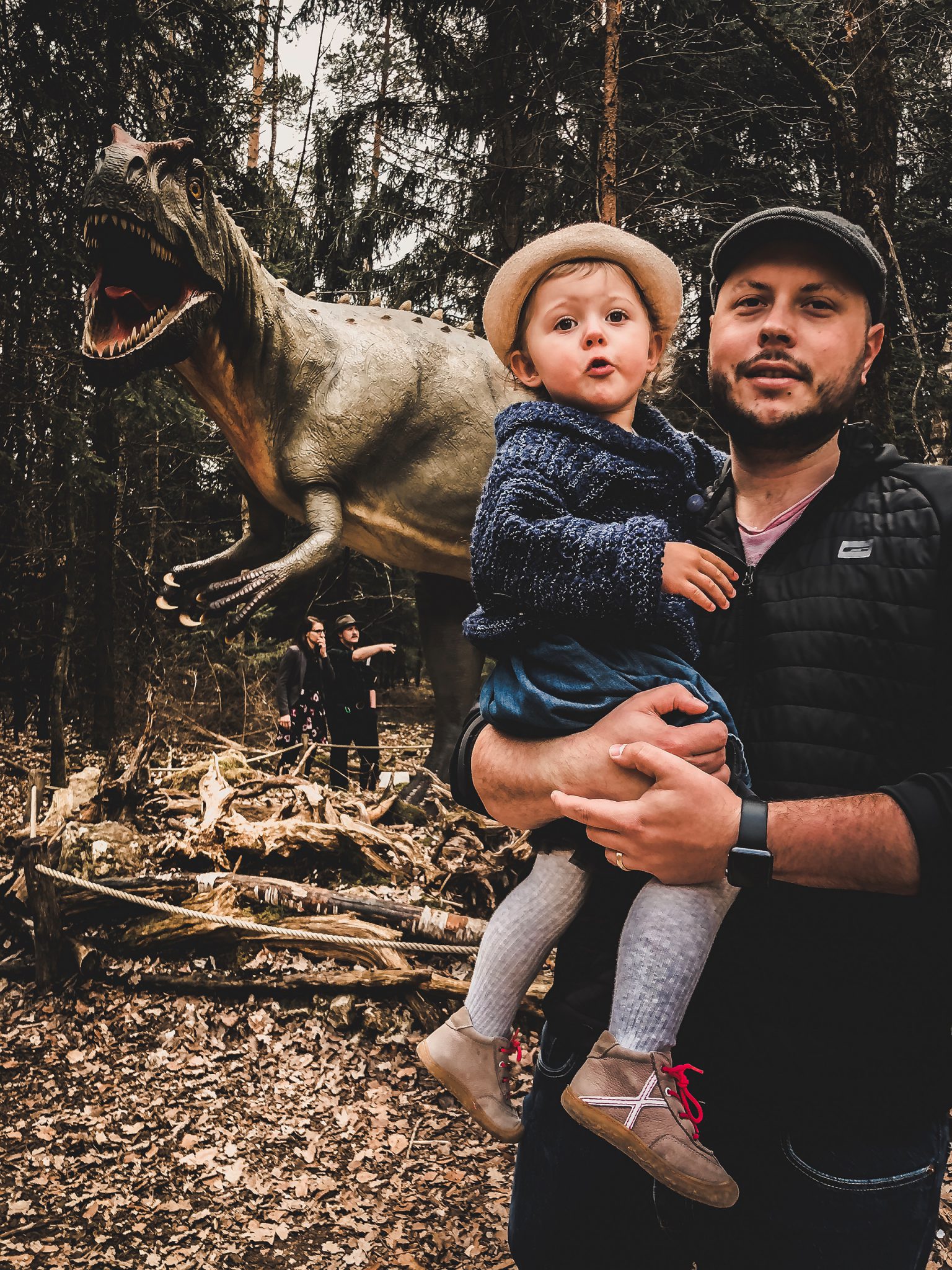 Dinosaurier Park im Altmühltal - Parkgelände mit Urzeittieren, Spielplatz, Skelette ausgraben und Shop - Mama Blog München 10