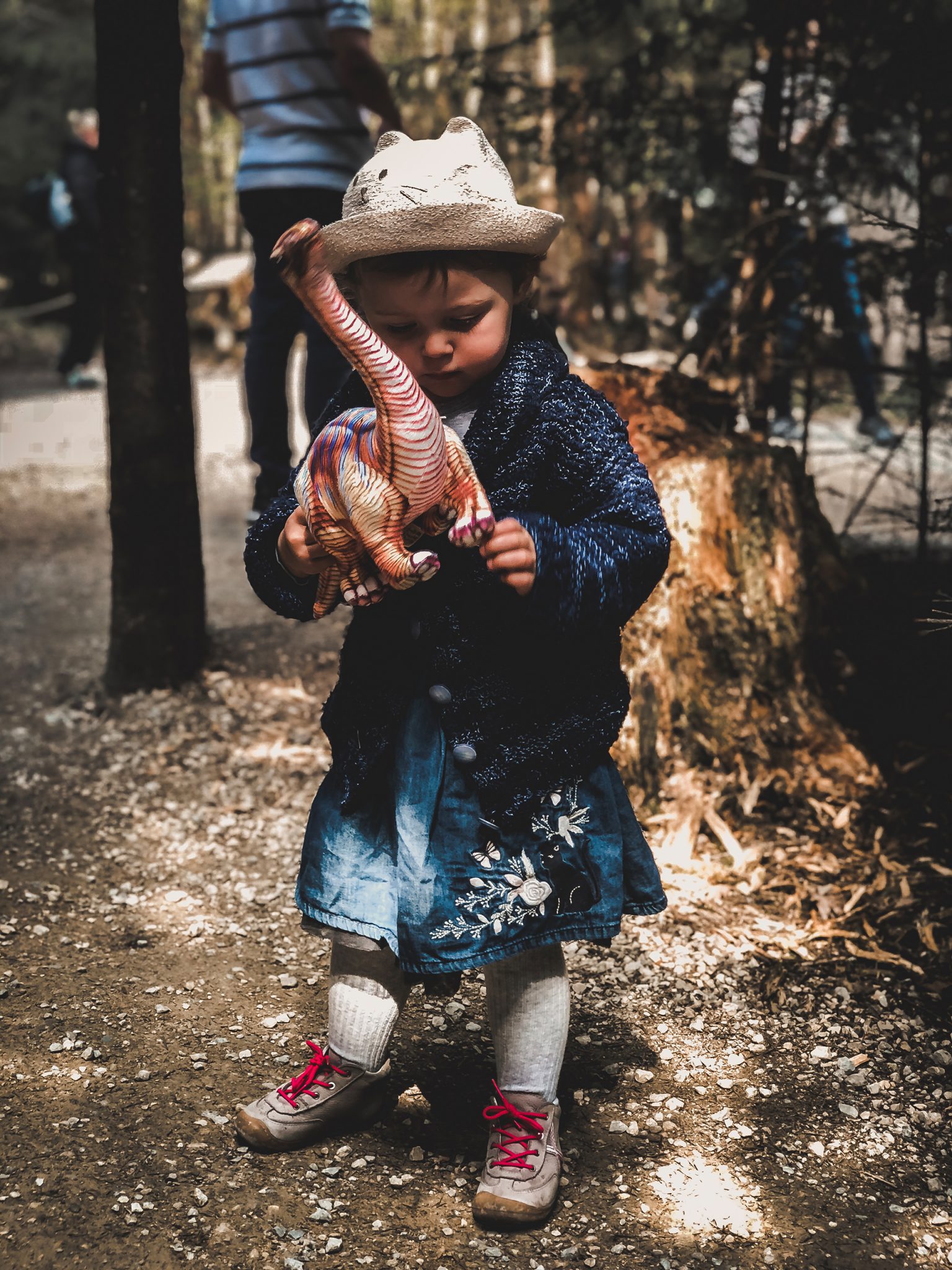 Dinosaurier Park im Altmühltal - Parkgelände mit Urzeittieren, Spielplatz, Skelette ausgraben und Shop - Mama Blog München 4